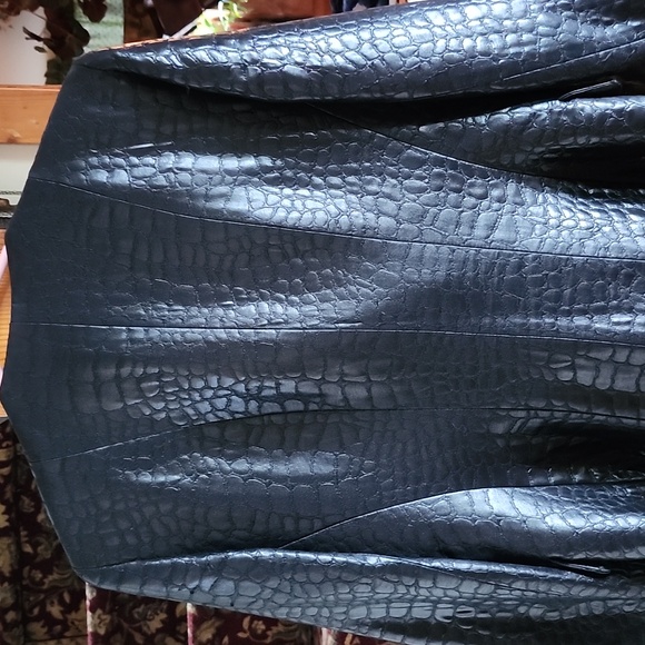 Jacket - Picture 3 of 4